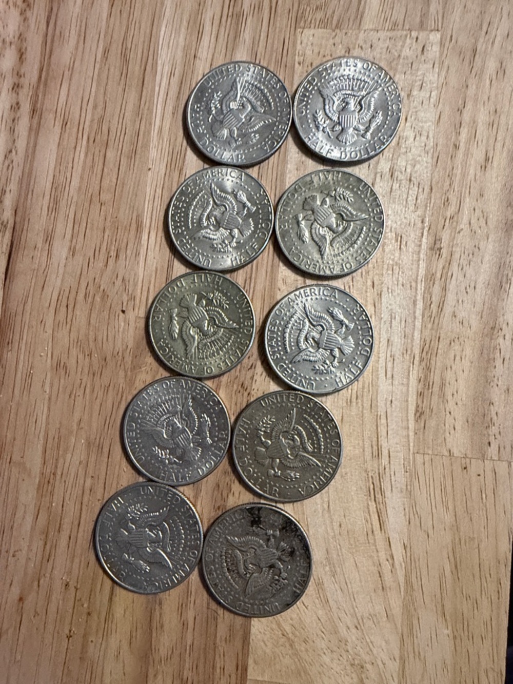 Lot of 10 1965-1969 silver Kennedy half dollar Coins - Picture 4 of 5